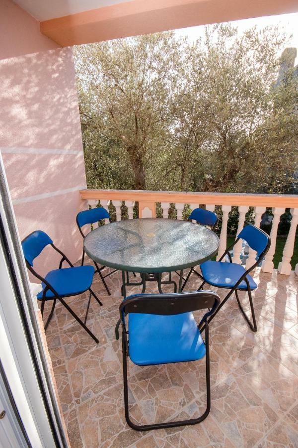 Apartments Duskic Utjeha Εξωτερικό φωτογραφία