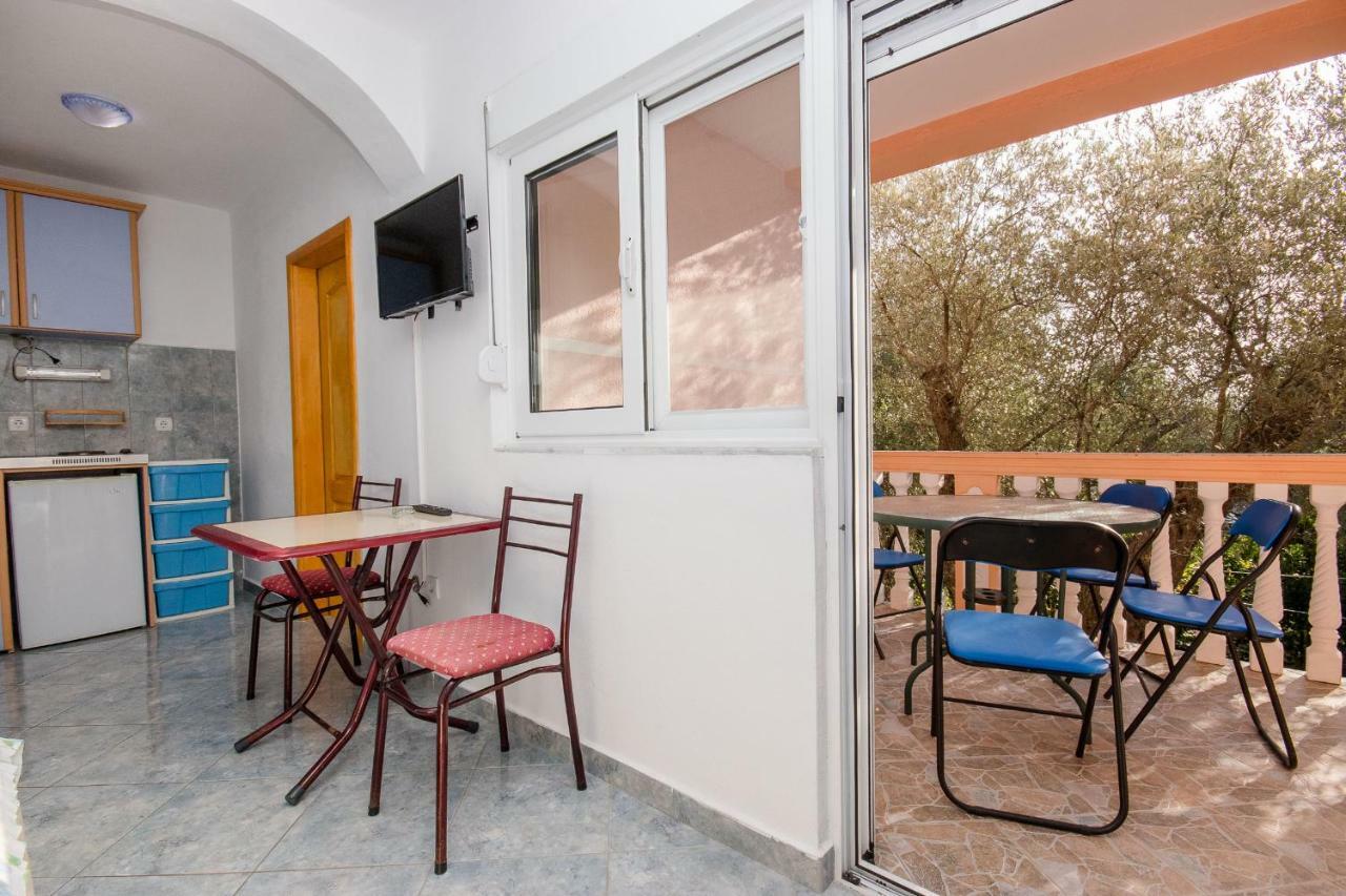 Apartments Duskic Utjeha Εξωτερικό φωτογραφία