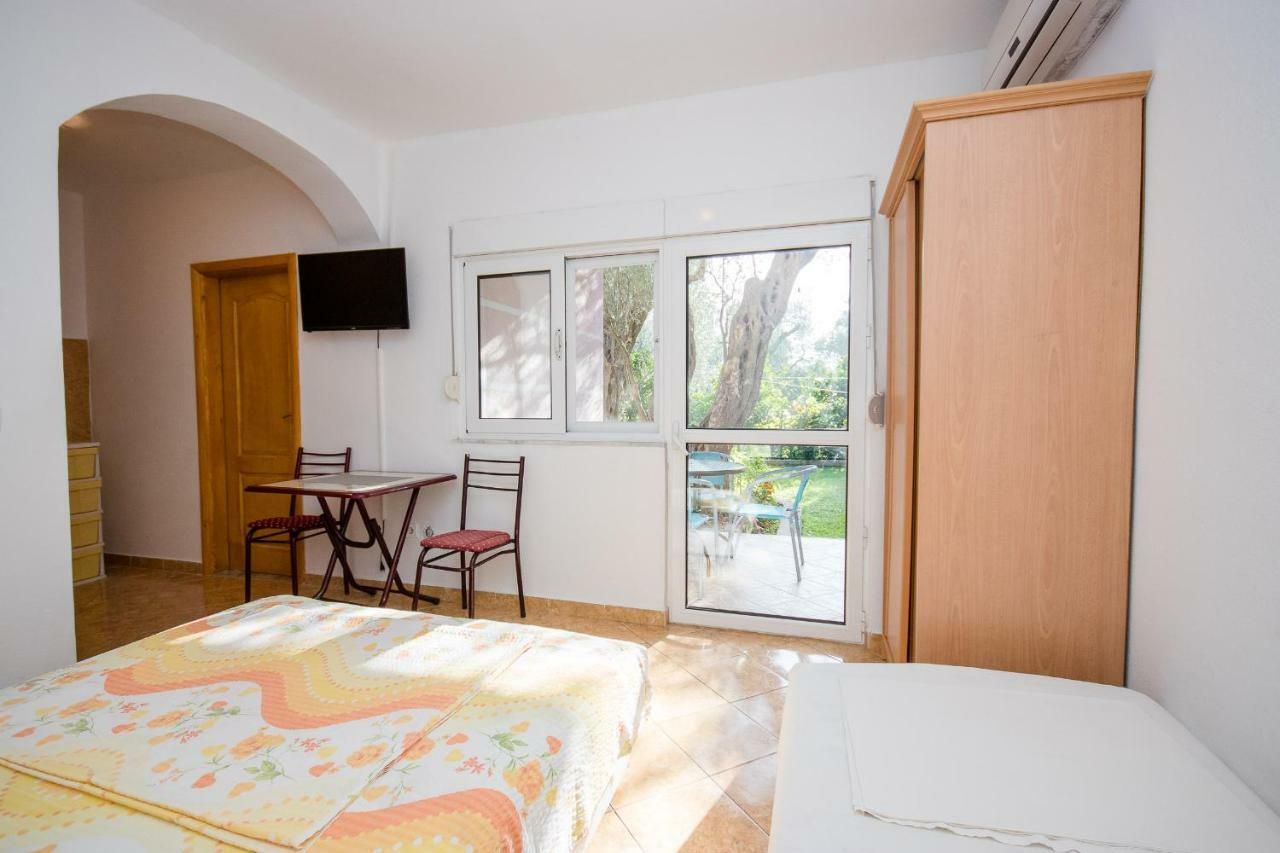 Apartments Duskic Utjeha Εξωτερικό φωτογραφία
