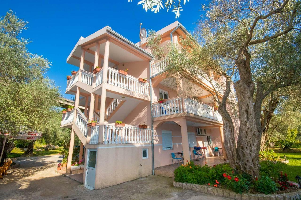 Apartments Duskic Utjeha Εξωτερικό φωτογραφία