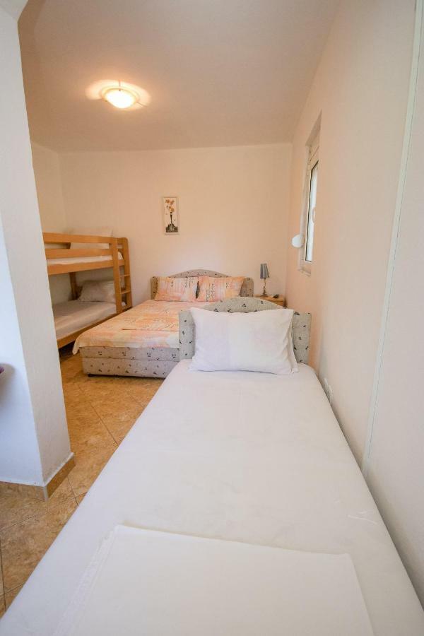Apartments Duskic Utjeha Εξωτερικό φωτογραφία