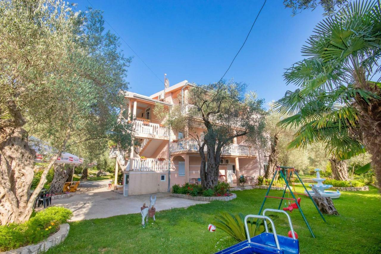 Apartments Duskic Utjeha Εξωτερικό φωτογραφία