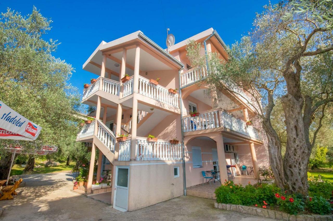 Apartments Duskic Utjeha Εξωτερικό φωτογραφία
