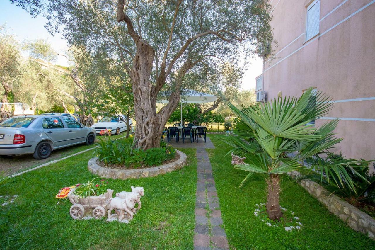 Apartments Duskic Utjeha Εξωτερικό φωτογραφία