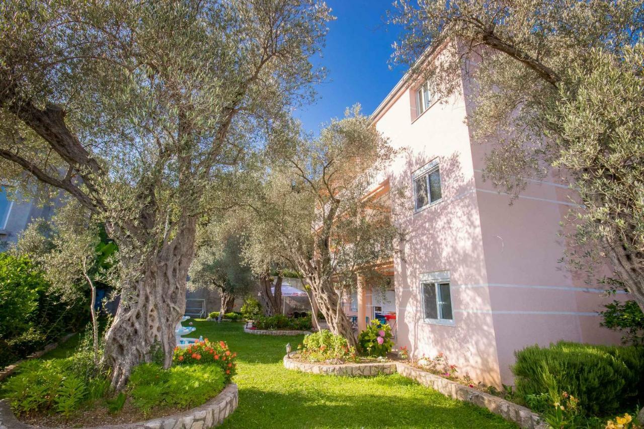 Apartments Duskic Utjeha Εξωτερικό φωτογραφία