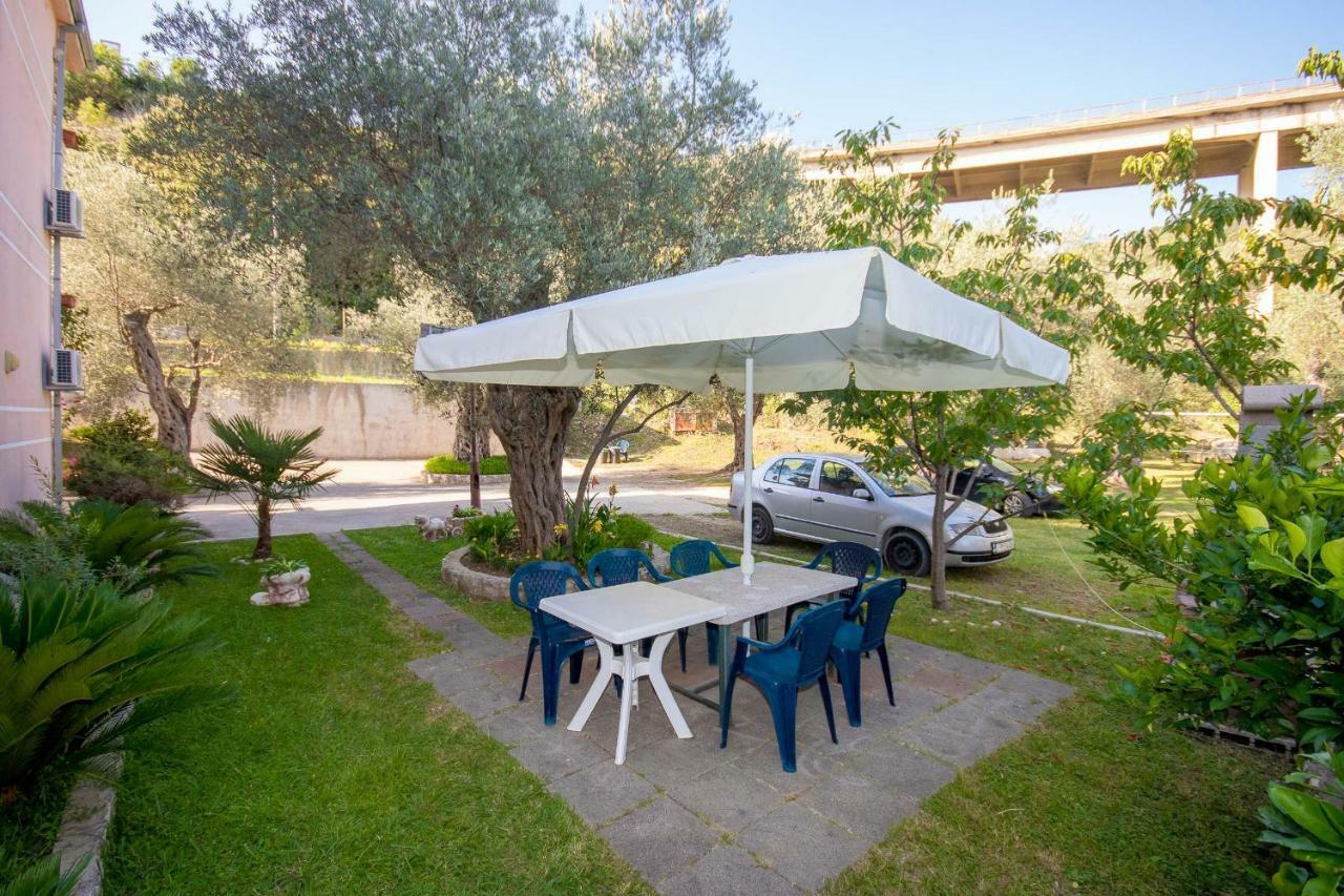 Apartments Duskic Utjeha Εξωτερικό φωτογραφία